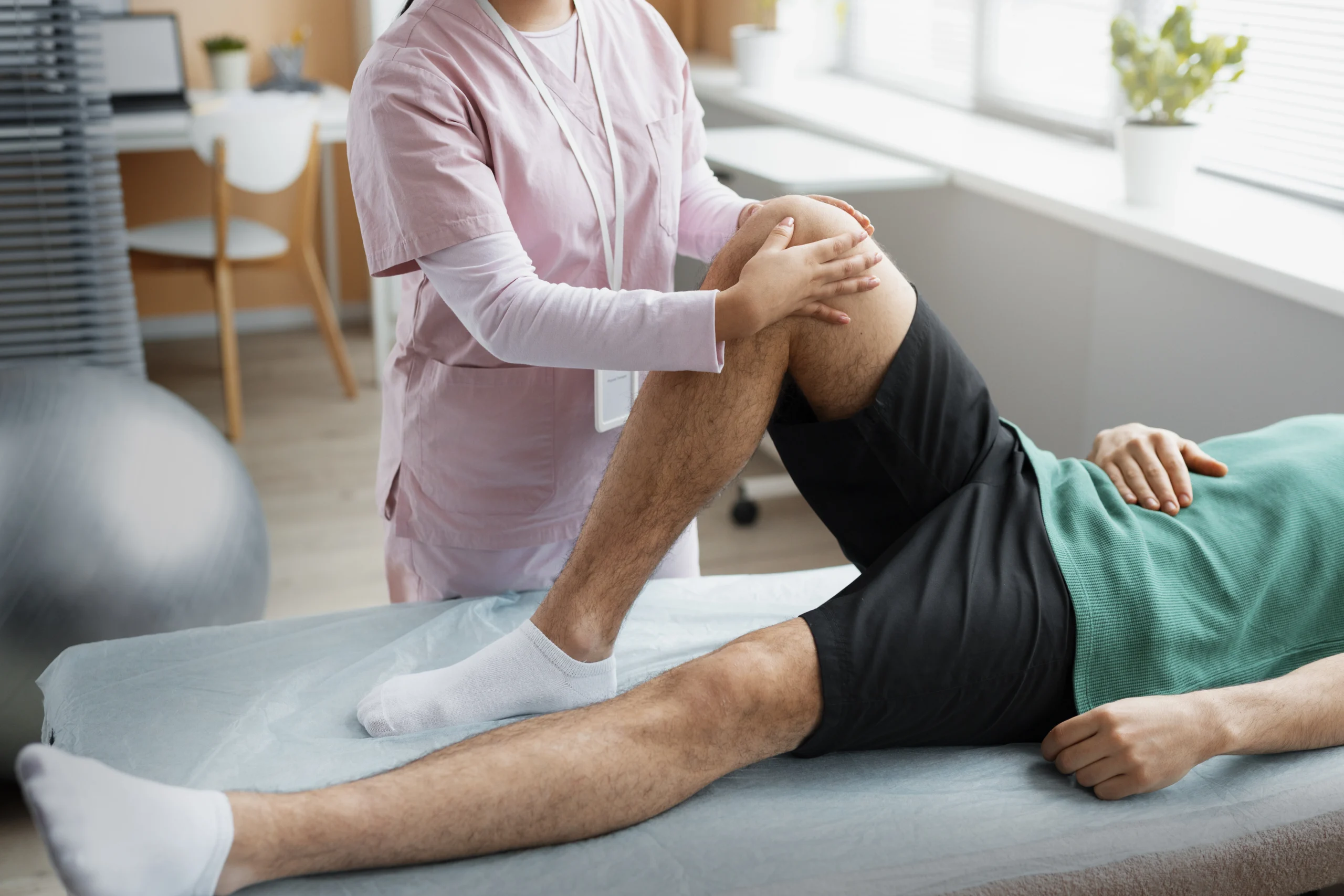 Top Home Physiotherapy Services in Dubai for Knee & Joint Pain